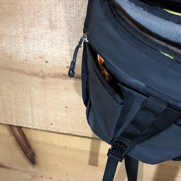 NEW Paago Works Focus Camera Shoulder Backpack Bag Padded Water Resistant Black - Picture 11 of 12